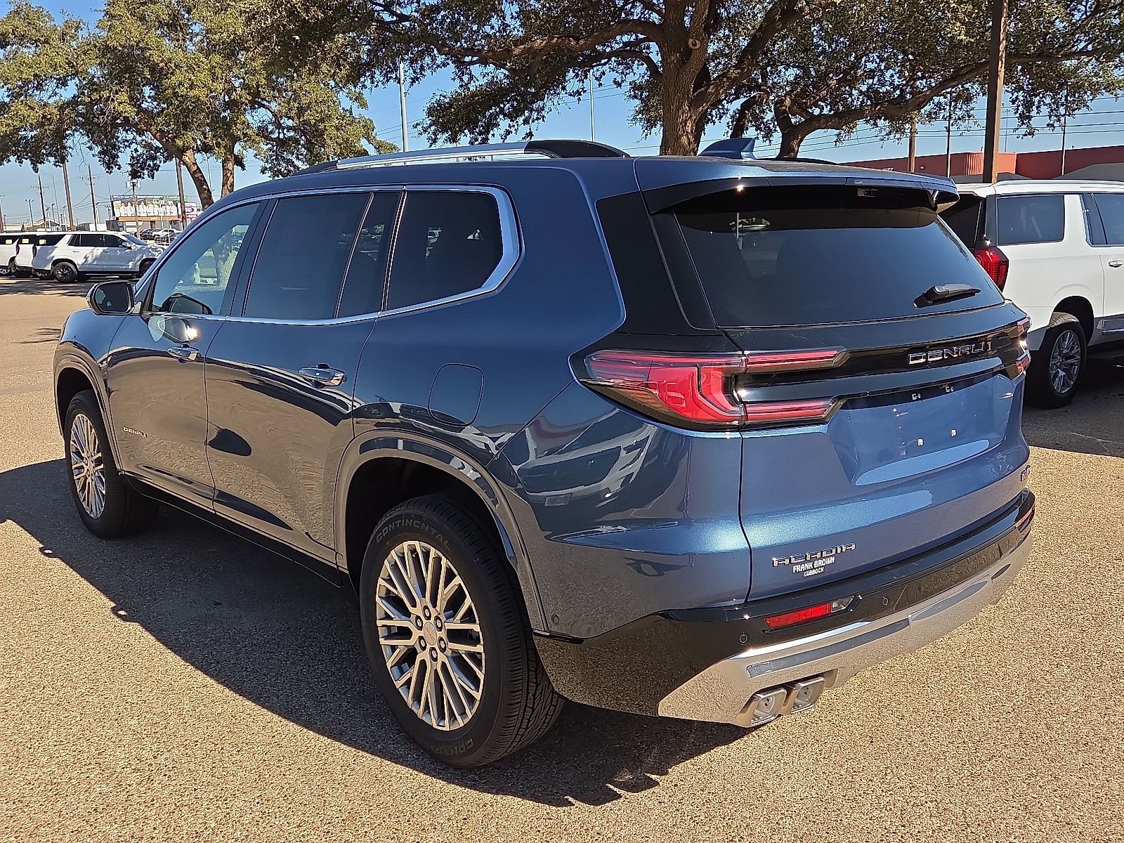 New 2026 GMC Acadia Denali w/ Super Cruise Package image 3