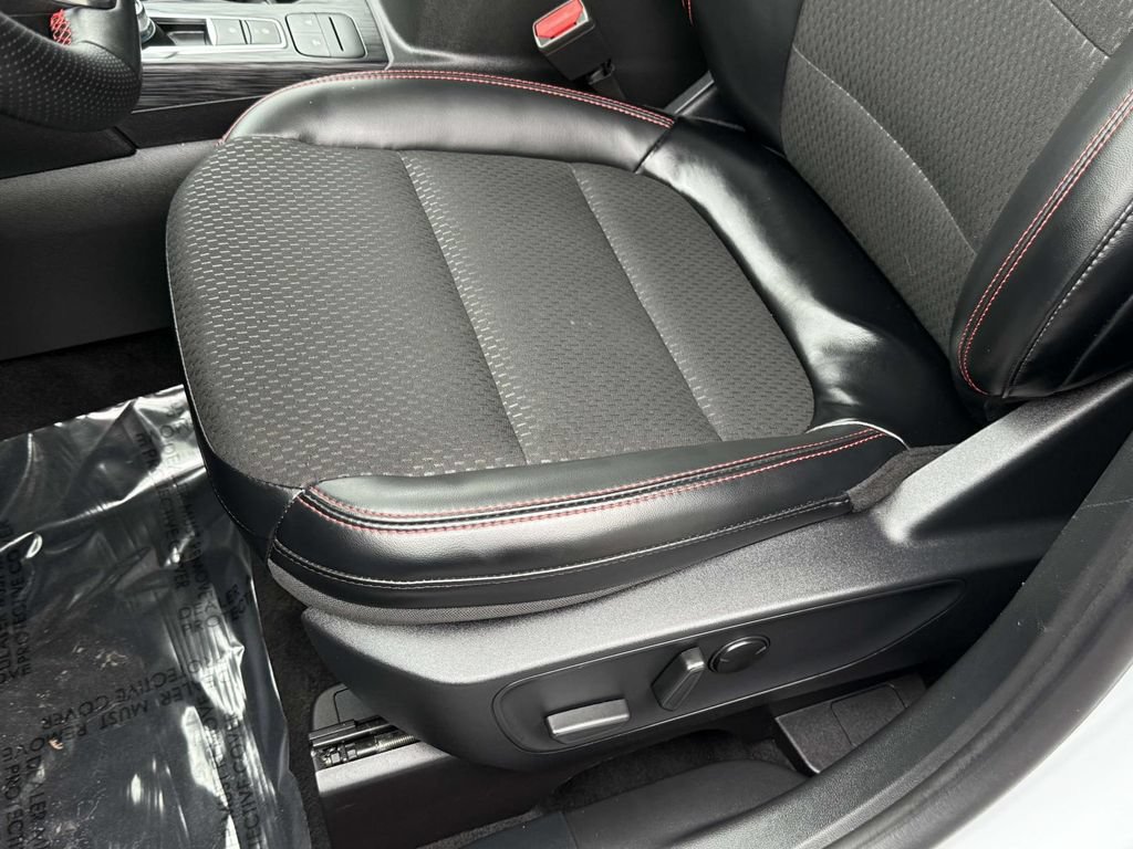Used 2025 Ford Escape ST-Line AWD/4WD image 23