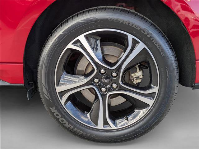 Used 2022 Ford Edge ST image 23