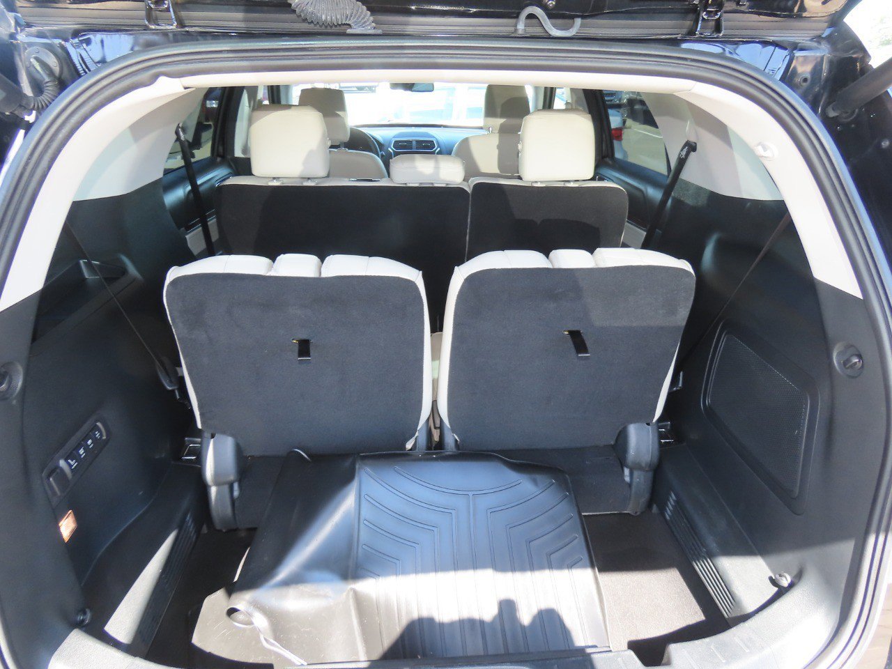 Used 2018 Ford Explorer Platinum AWD/4WD image 13