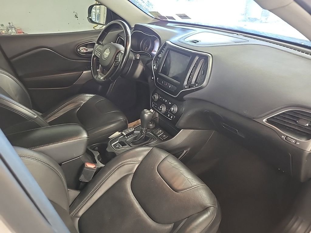 Used 2021 Jeep Cherokee Latitude Lux w/ Comfort/Convenience Group image 56