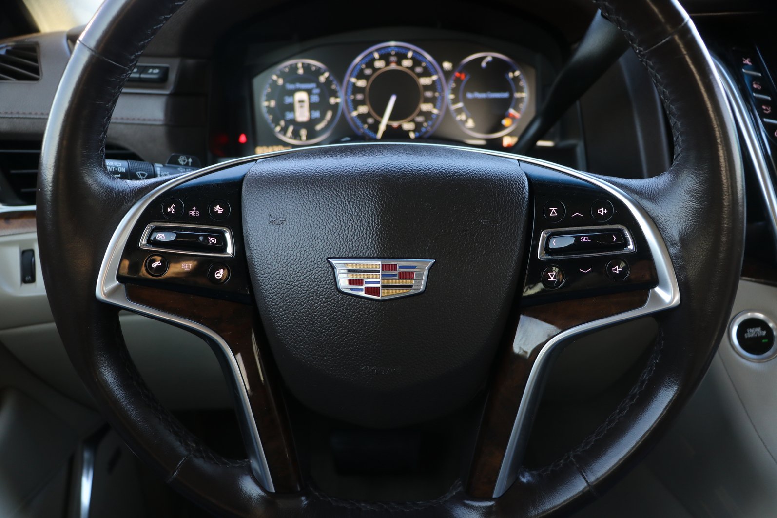 Used 2015 Cadillac Escalade Premium AWD/4WD image 17