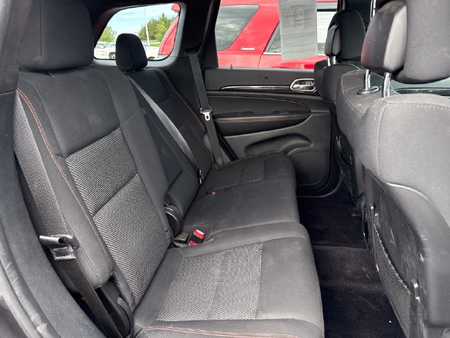 Used 2017 Jeep Grand Cherokee Laredo AWD/4WD image 12