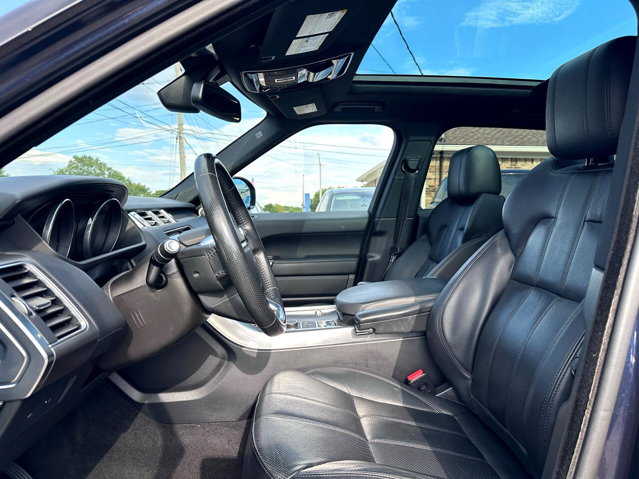 Used 2016 Land Rover Range Rover Sport SE image 12