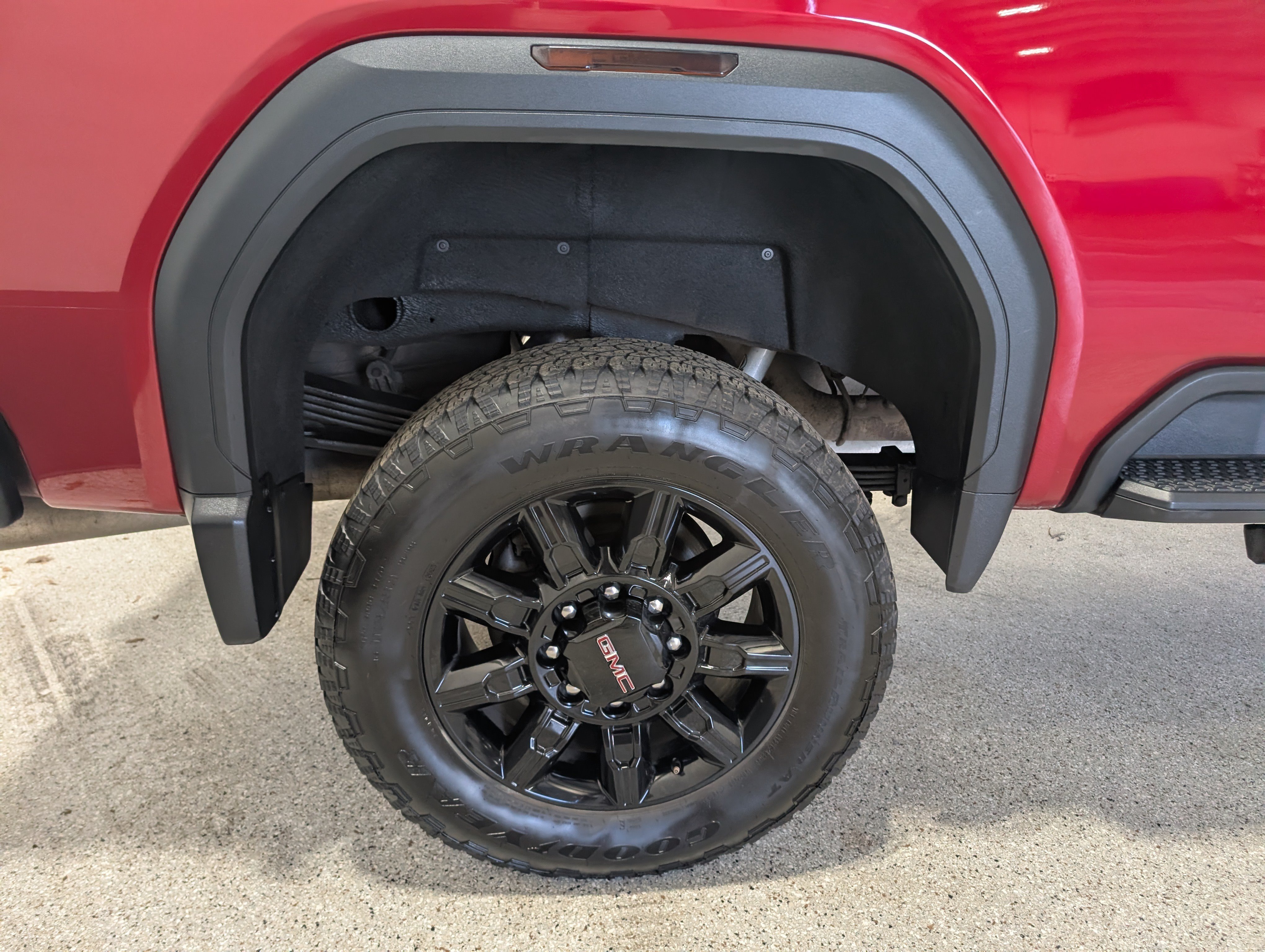 Used 2024 GMC Sierra 2500 AT4 w/ AT4 Premium Plus Package AWD/4WD image 13