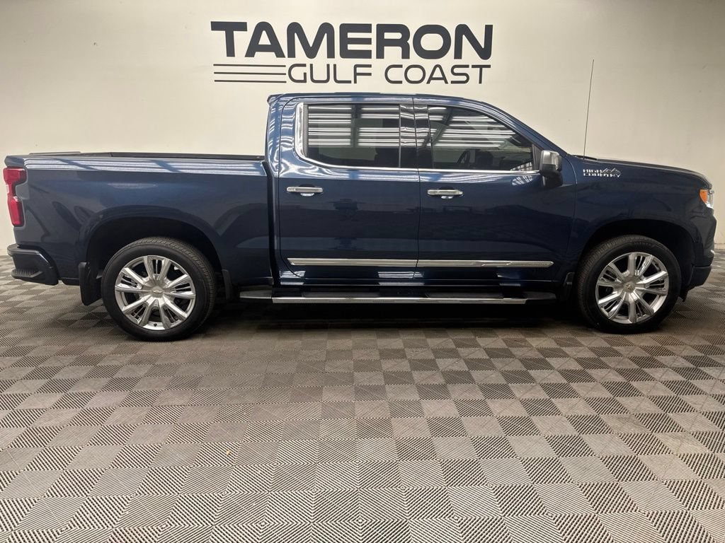 Used 2023 Chevrolet Silverado 1500 High Country w/ High Country Premium Package AWD/4WD image 4