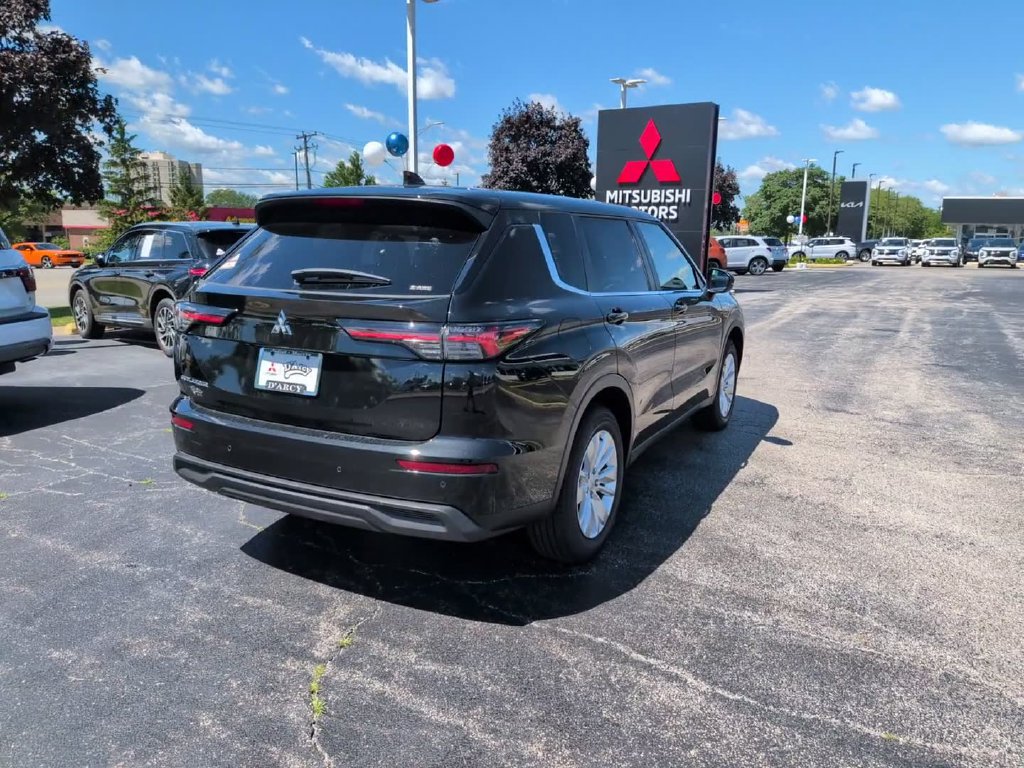 New 2026 Mitsubishi Outlander ES AWD/4WD image 9