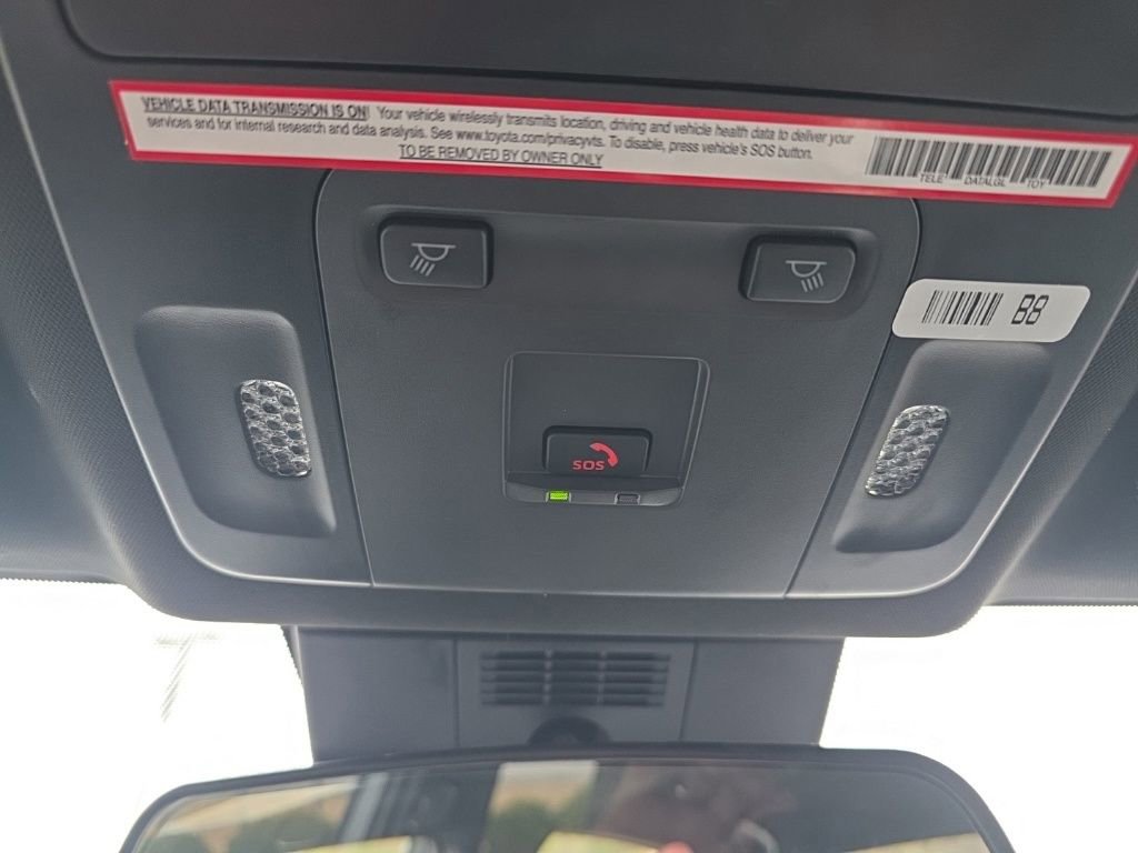 Used 2025 Toyota Camry SE image 32