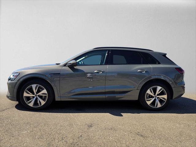 Used 2024 Audi Q8 e-tron Premium AWD/4WD image 6