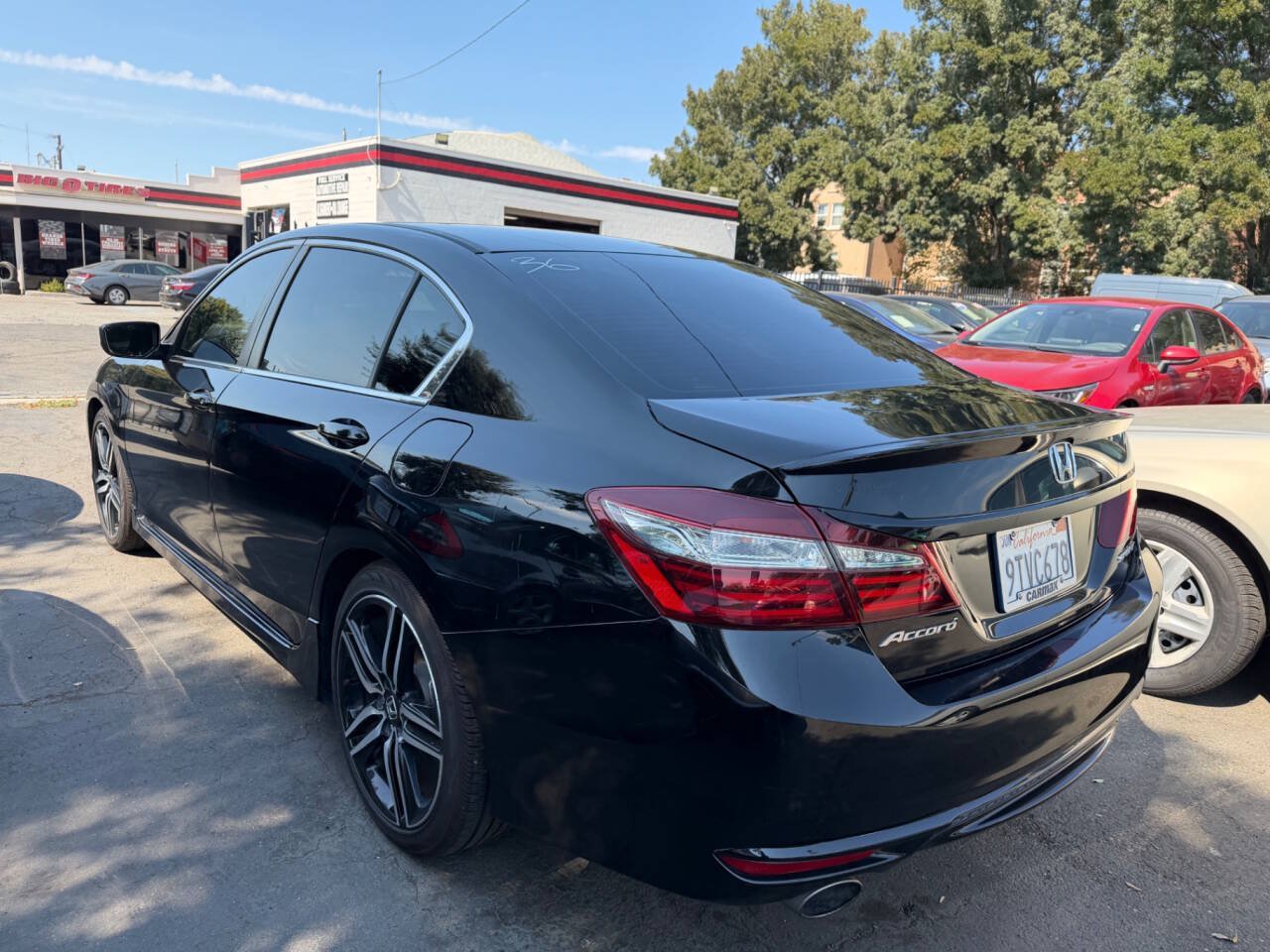 Used 2017 Honda Accord Sport image 4