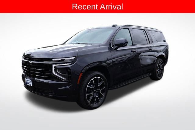 Used 2025 Chevrolet Suburban RST image 6