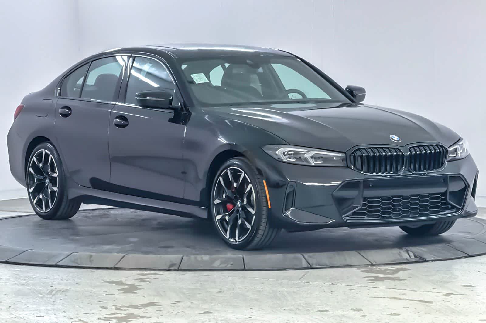 New 2026 BMW 330i xDrive Sedan w/ M Sport Package AWD/4WD image 9