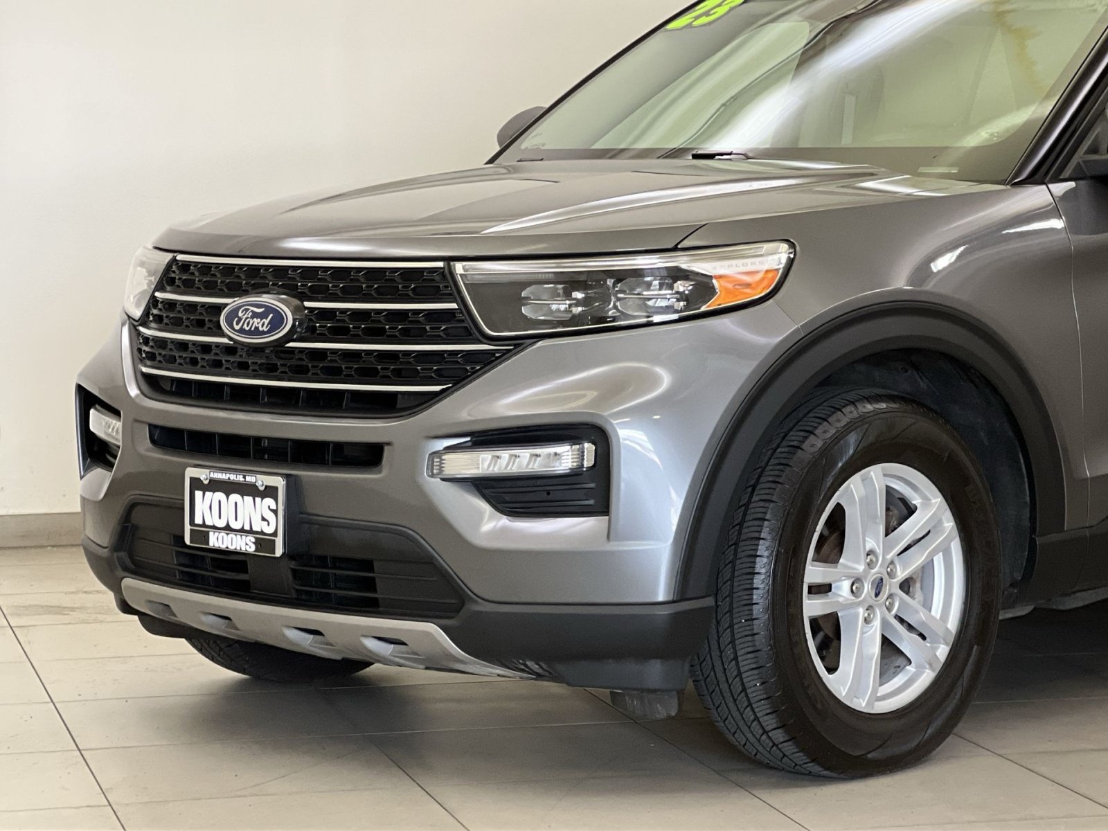 Used 2023 Ford Explorer XLT w/ Equipment Group 202A AWD/4WD image 28