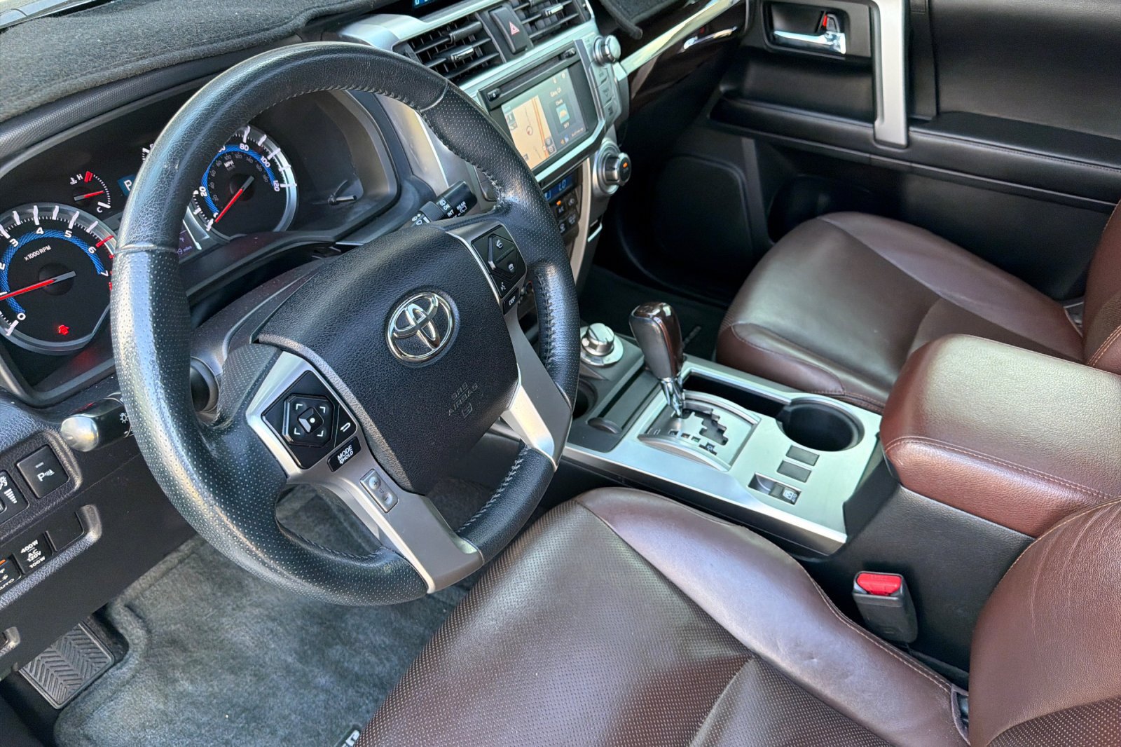 Used 2016 Toyota 4Runner Limited AWD/4WD image 12
