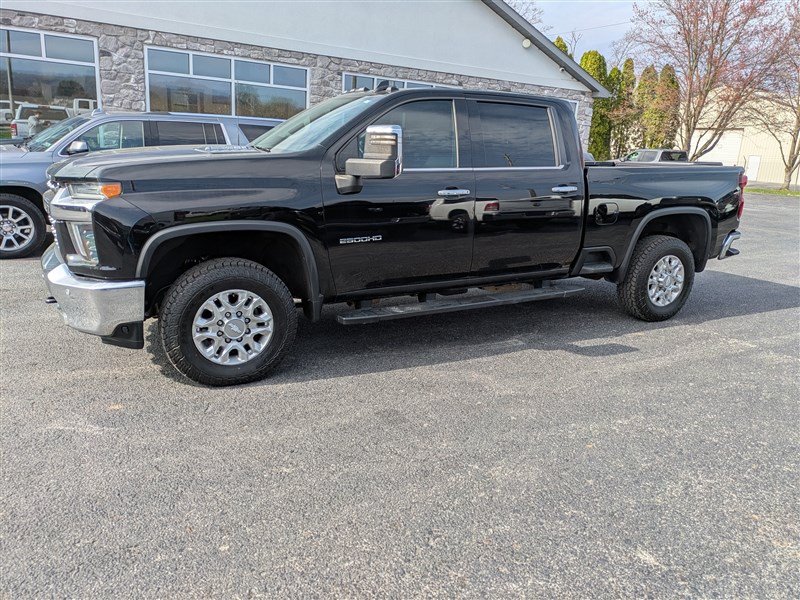 Used 2020 Chevrolet Silverado 2500 LTZ w/ LTZ Plus Package AWD/4WD image 3