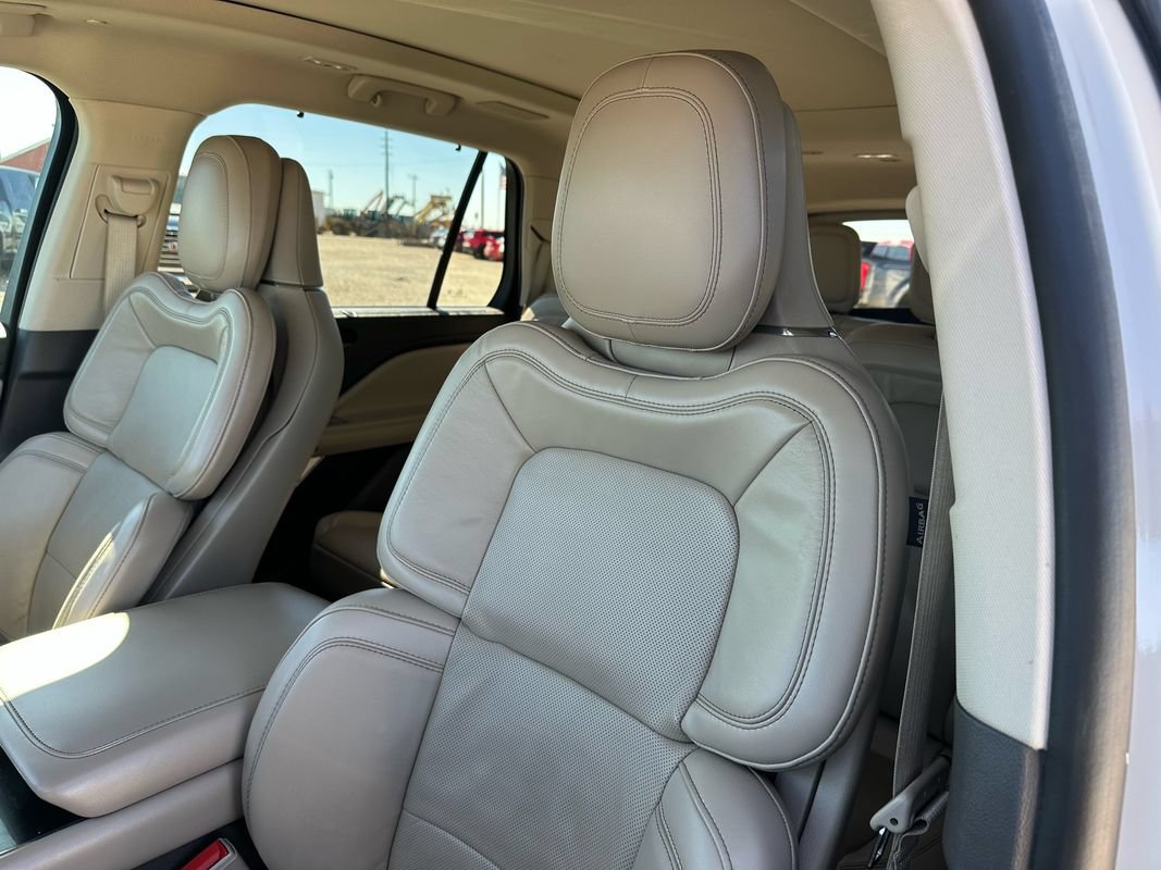 Used 2022 Lincoln Aviator Reserve w/ Equipment Group 201A AWD/4WD image 33