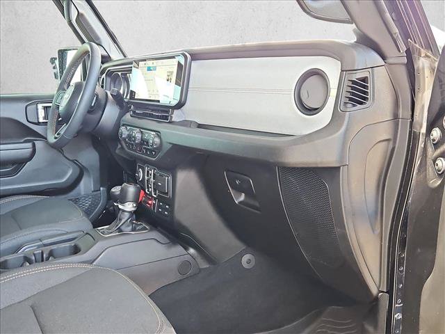 Used 2024 Jeep Gladiator Sport AWD/4WD image 19