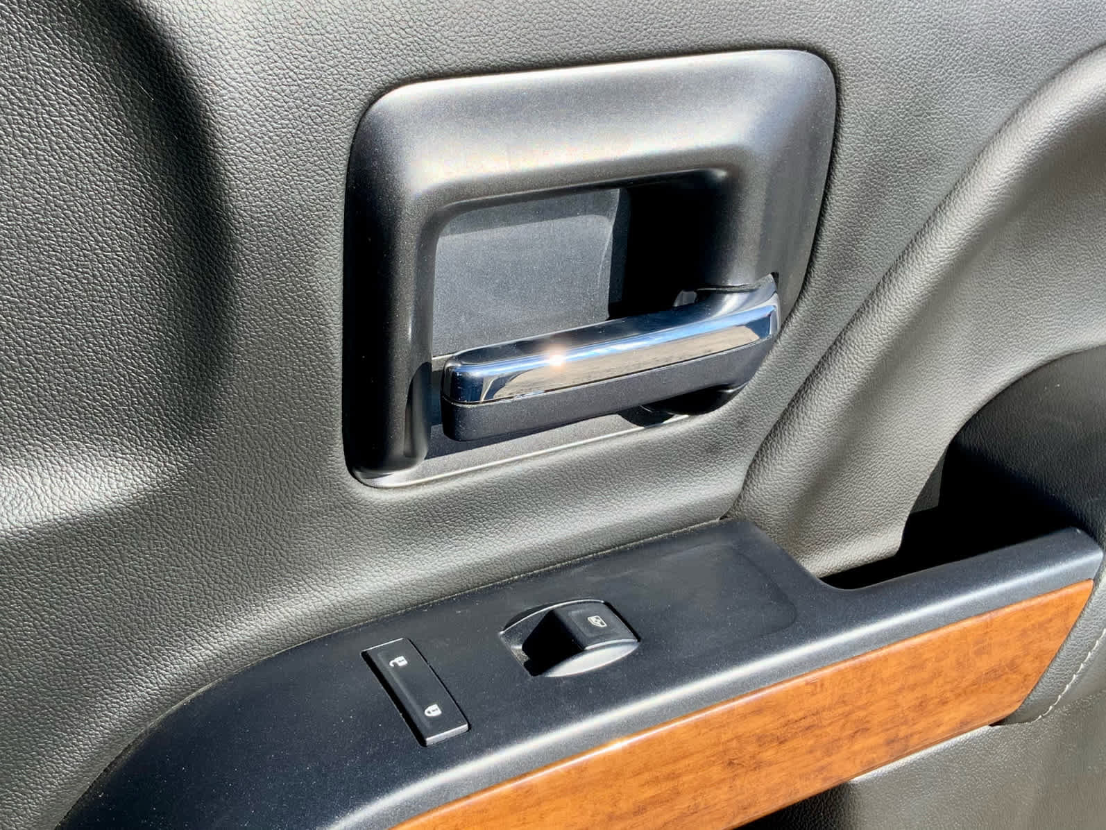 Used 2018 Chevrolet Silverado 1500 High Country AWD/4WD image 47