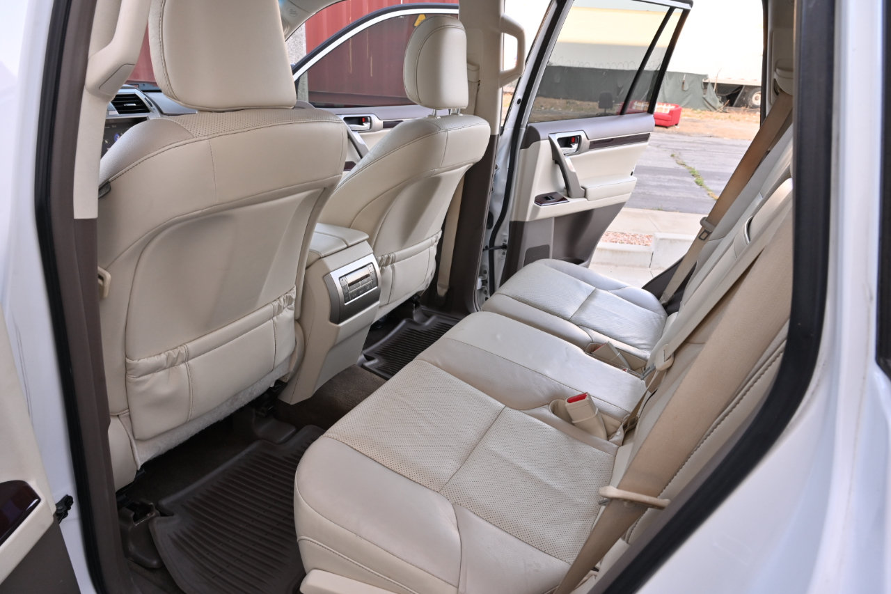 Used 2015 Lexus GX 460 w/ Premium Package AWD/4WD image 13
