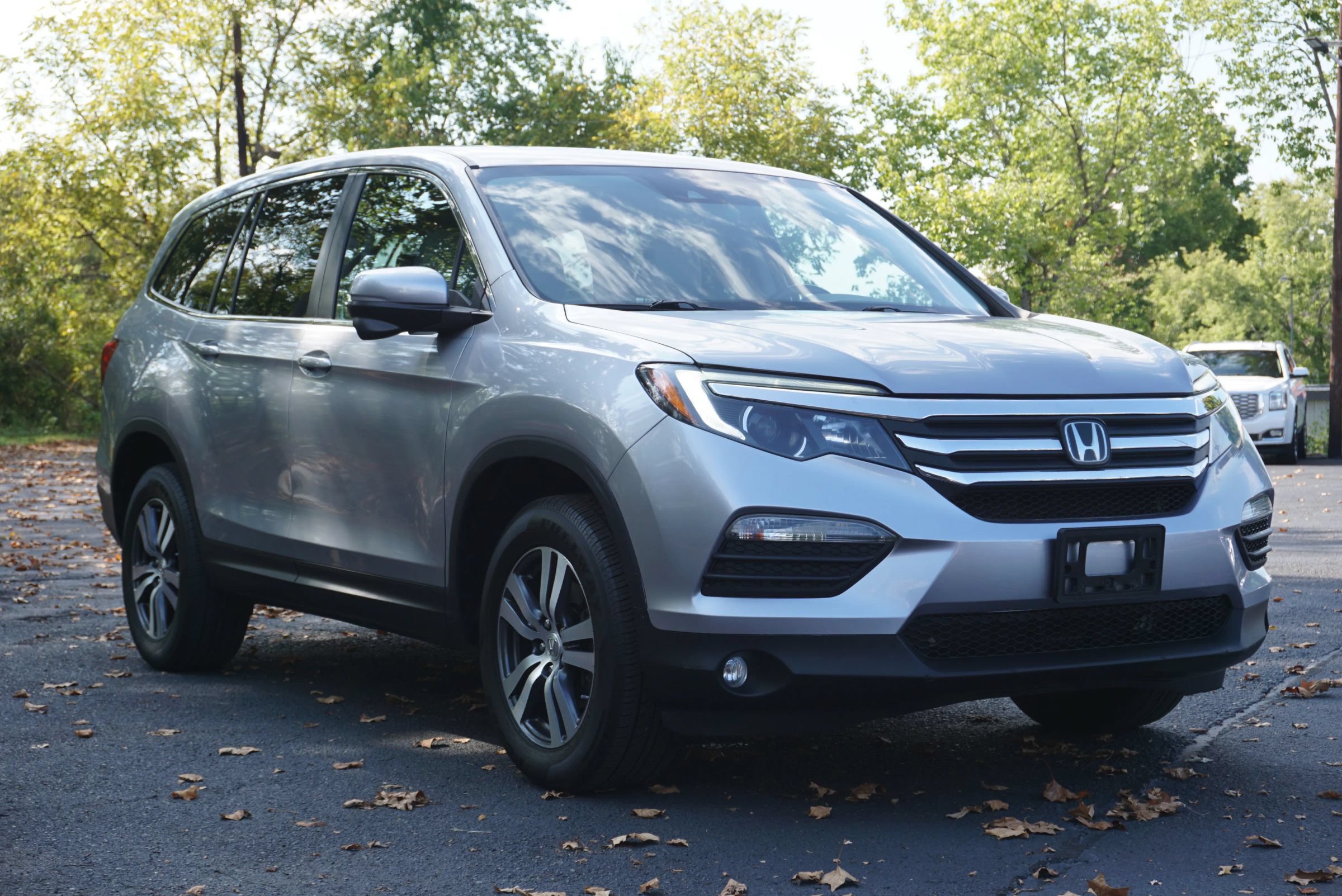 Used 2017 Honda Pilot EX-L image 3