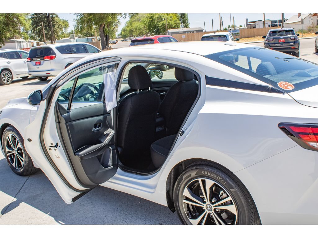 Used 2022 Nissan Sentra SV FWD image 13