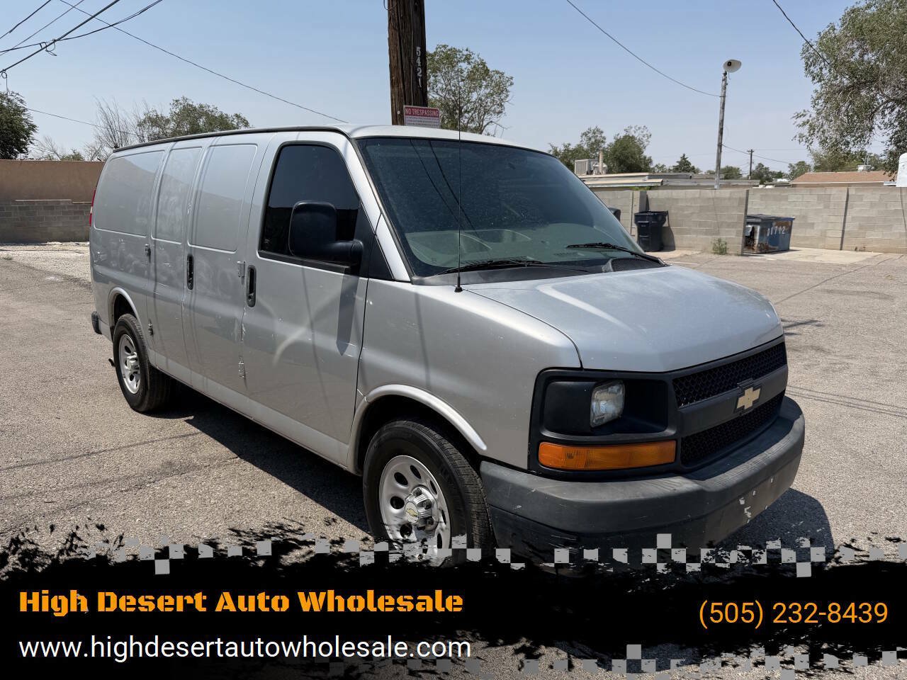 Used 2010 Chevrolet Express 1500 RWD image 1