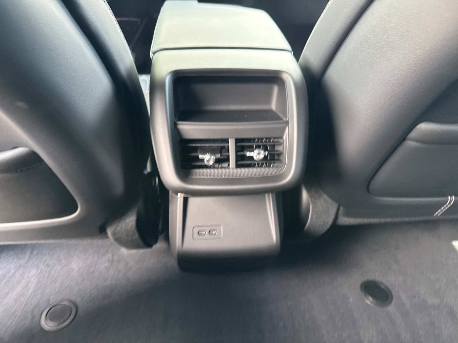 New 2025 Cadillac Lyriq Luxury image 15