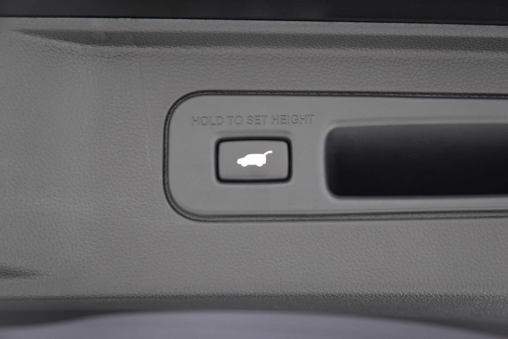 Used 2024 Honda Pilot Touring image 29