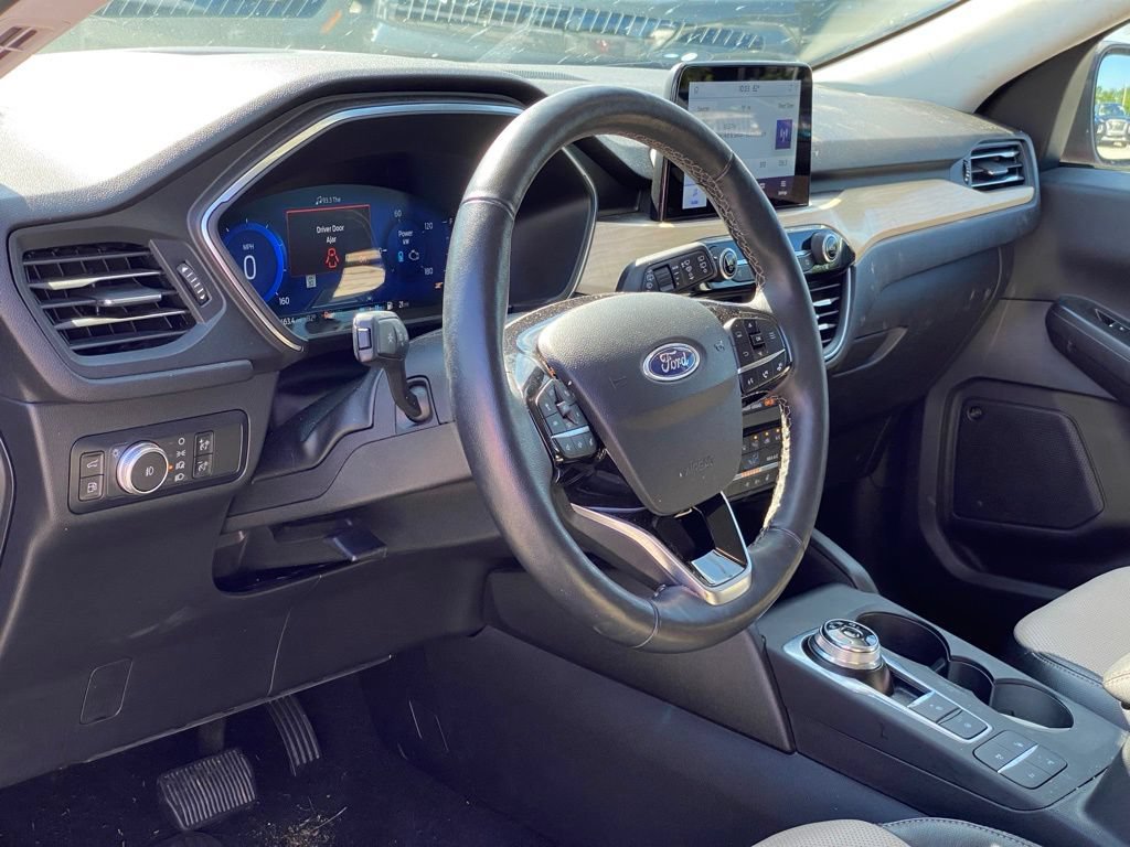 Used 2021 Ford Escape Titanium w/ Titanium Premium Package FWD image 10