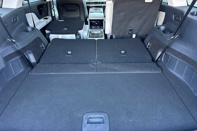 Used 2025 Lincoln Aviator Reserve w/ Jet Appearance Package image 14