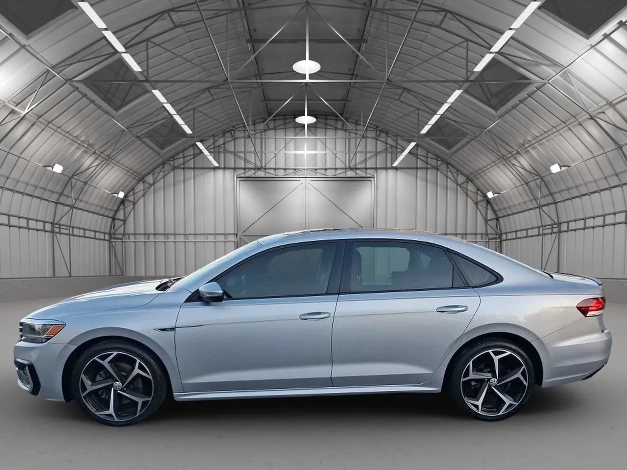 Used 2020 Volkswagen Passat 2.0T R-Line FWD image 2