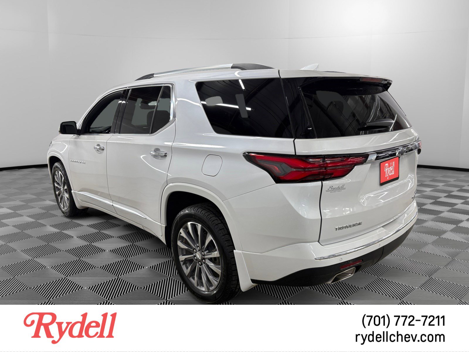 Used 2022 Chevrolet Traverse Premier AWD/4WD image 3