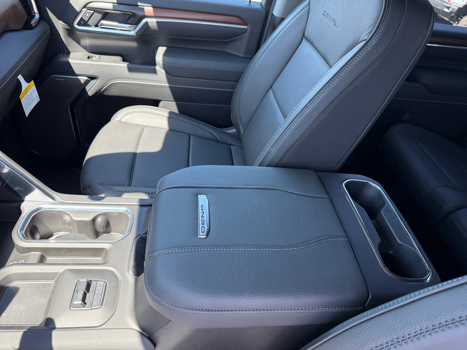 New 2025 GMC Sierra 2500 Denali w/ Denali Reserve Package image 14