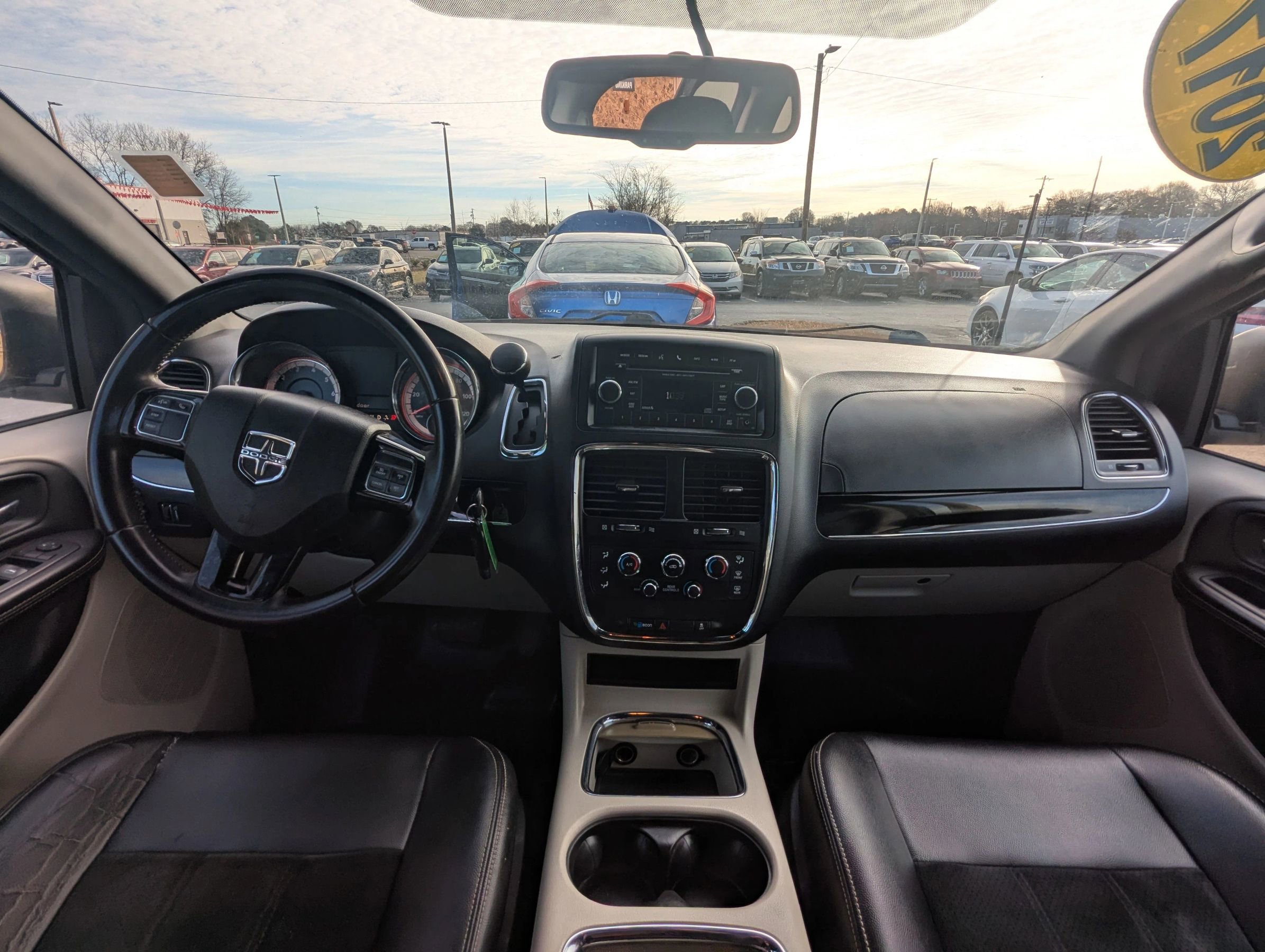 Used 2017 Dodge Grand Caravan SXT image 13