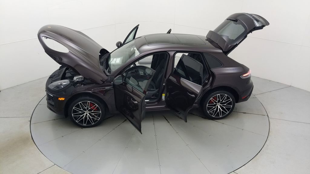 Certified 2024 Porsche Macan S AWD/4WD image 29