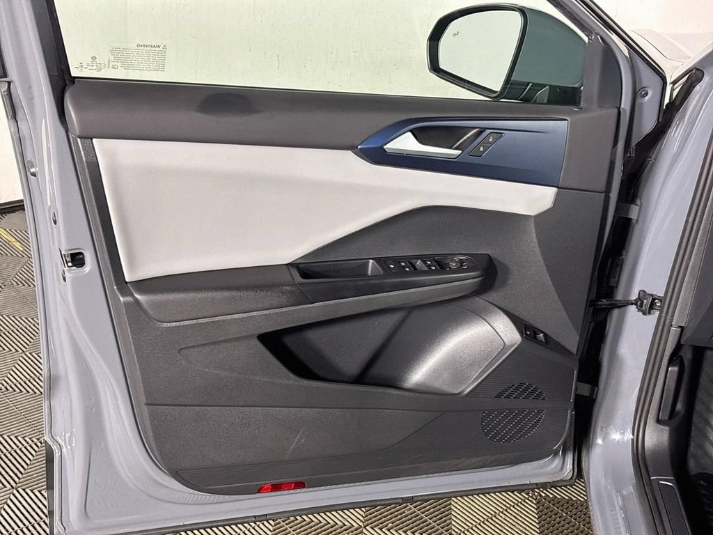 Certified 2022 Volkswagen Taos SE AWD/4WD image 11