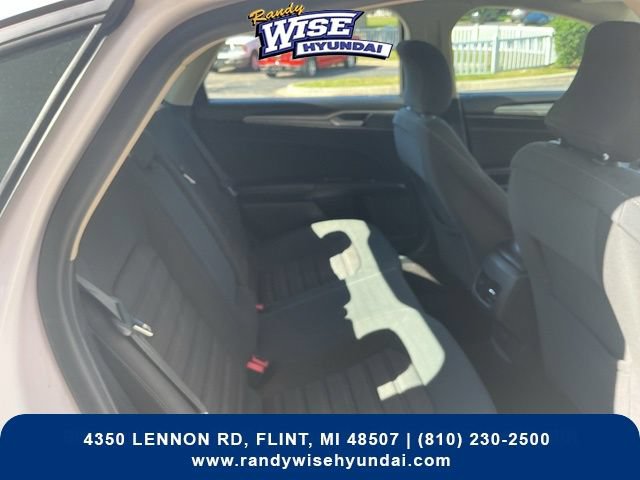 Used 2019 Ford Fusion SE FWD image 31