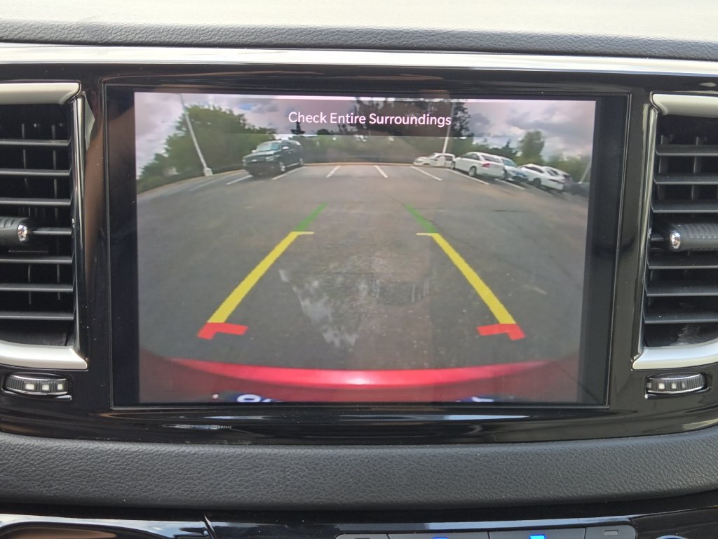 Used 2021 Chrysler Pacifica Touring-L FWD image 14