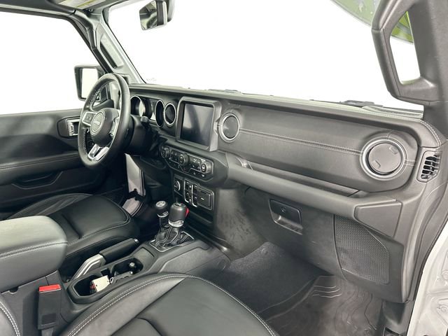 Used 2022 Jeep Wrangler Unlimited Sahara w/ Cold Weather Group image 30