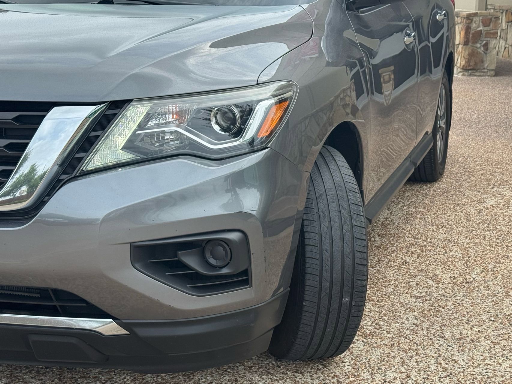 Used 2020 Nissan Pathfinder S FWD image 3
