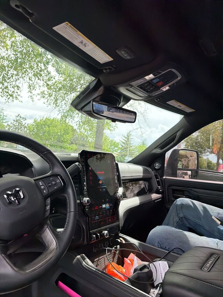 Used 2025 RAM 3500 Limited AWD/4WD image 7