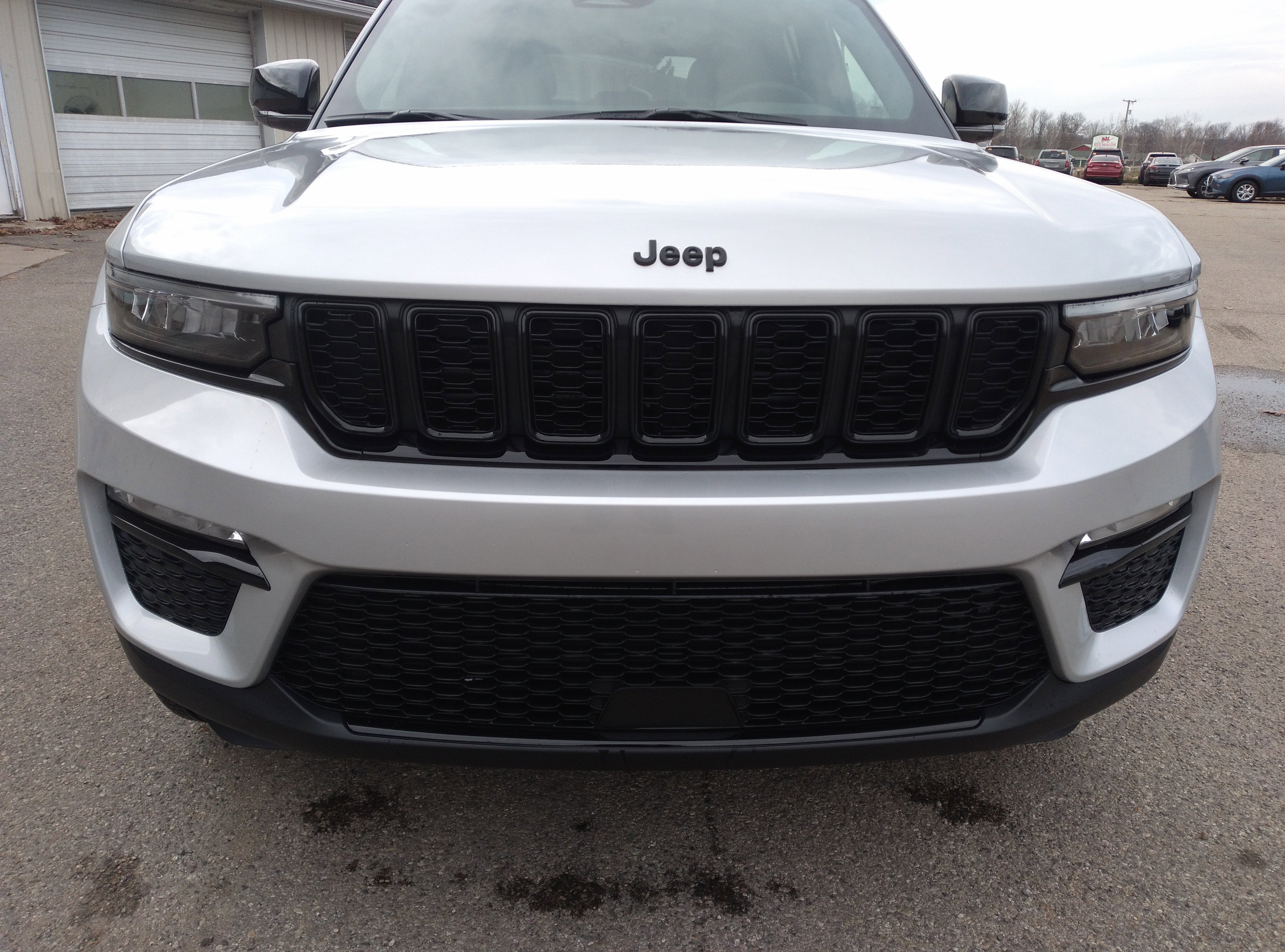 New 2025 Jeep Grand Cherokee Limited image 14
