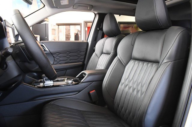 New 2026 Mitsubishi Outlander SEL AWD/4WD image 32