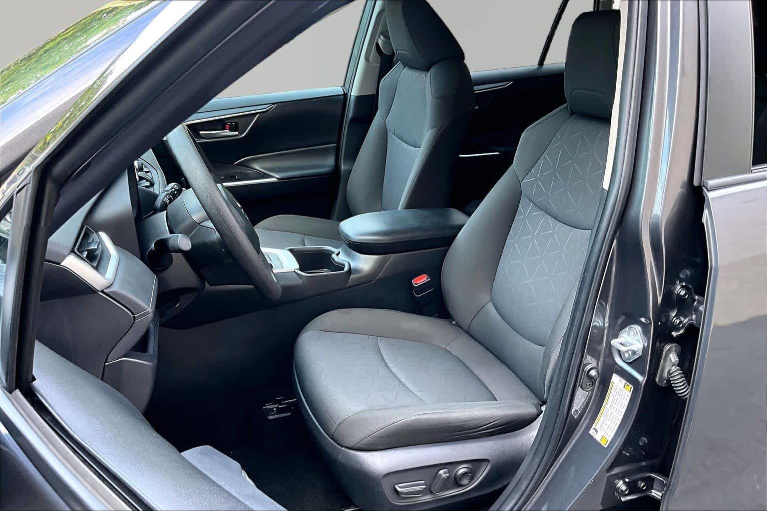 Certified 2025 Toyota RAV4 XLE FWD image 8