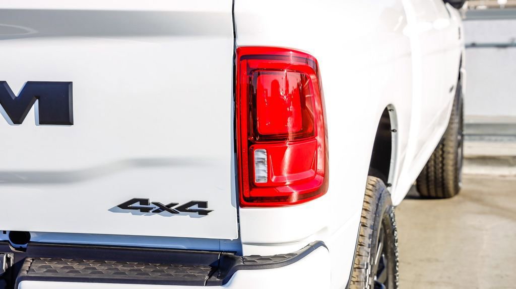 New 2026 RAM 2500 Laramie AWD/4WD image 10