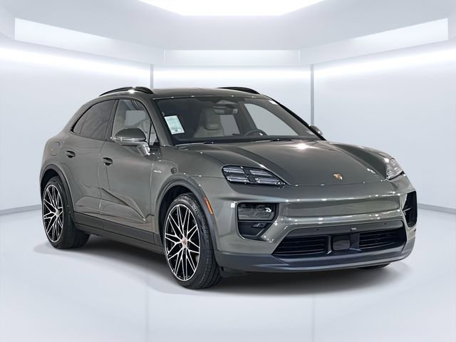 New 2026 Porsche Macan 4 Electric image 3