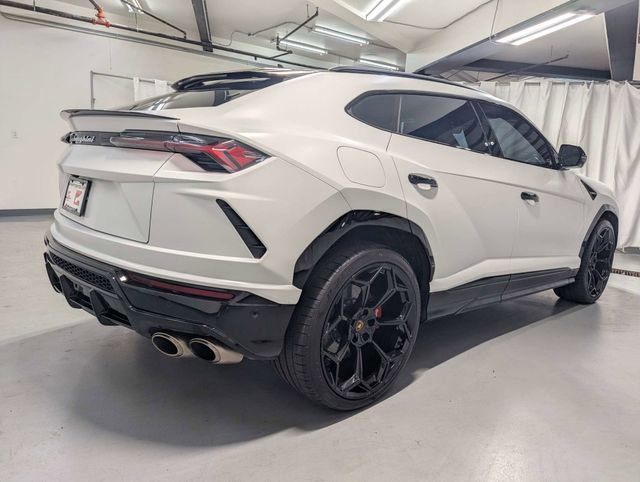 Used 2019 Lamborghini Urus image 3