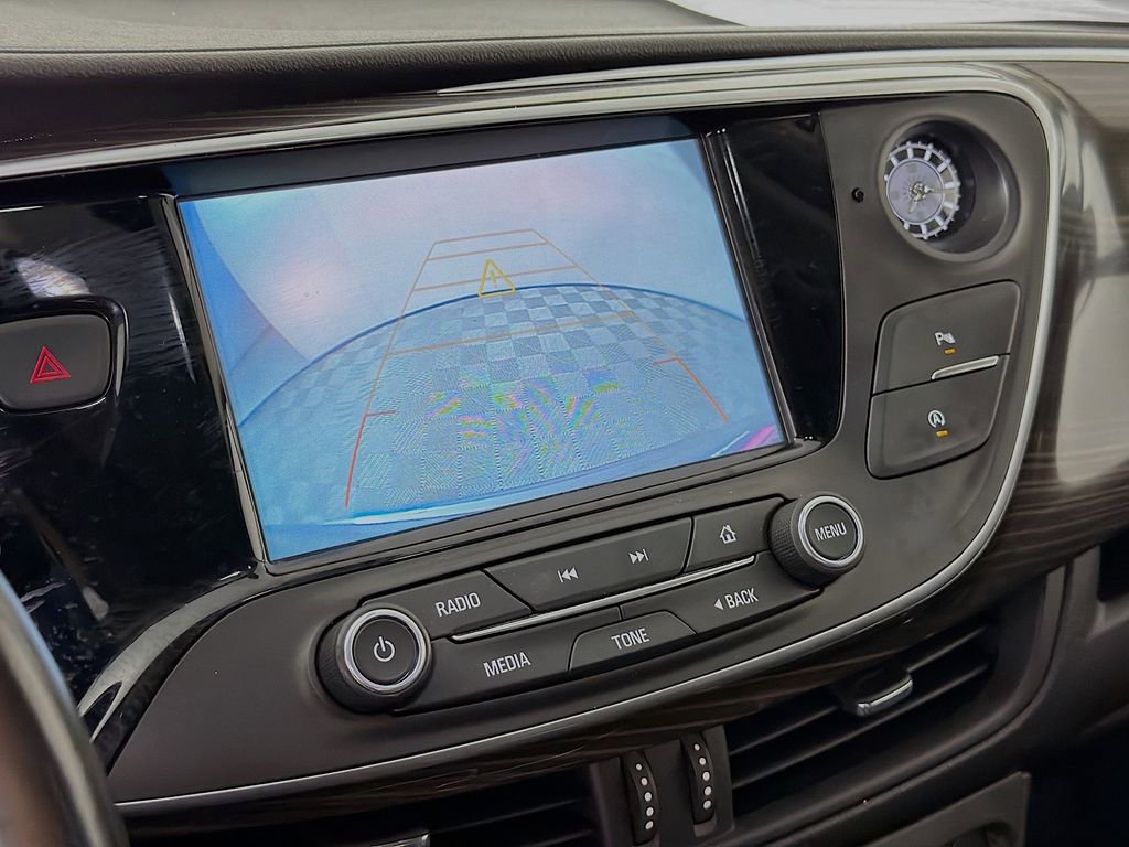 Used 2020 Buick Envision Essence image 18