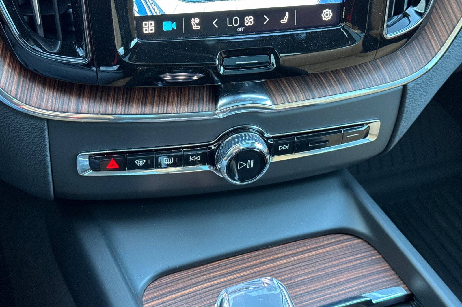 New 2025 Volvo XC60 B5 Ultra w/ Protection Package Premier image 20
