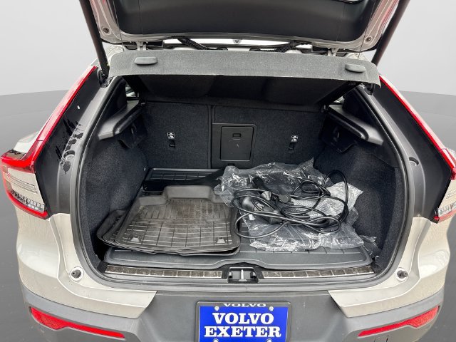 Certified 2023 Volvo C40 P8 Recharge Ultimate w/ Protection Package Premier AWD/4WD image 24
